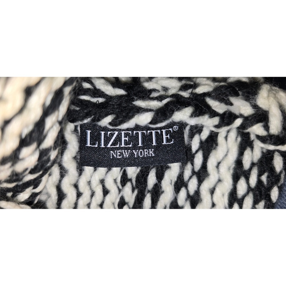 Lizette New York‎ Black White Striped Knit Beanie Hat with Faux Fur Pom Pom - Picture 2 of 2